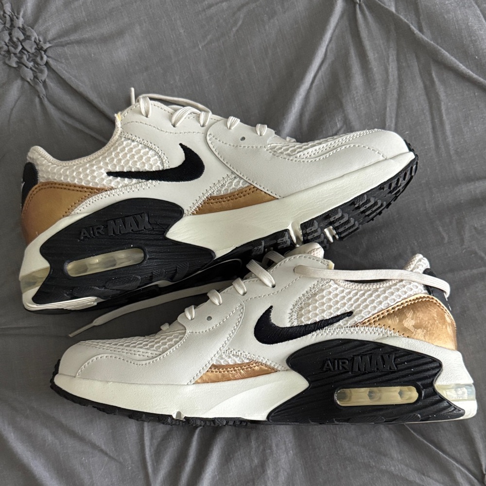 Nike Air Max White and Brown Sneakers
